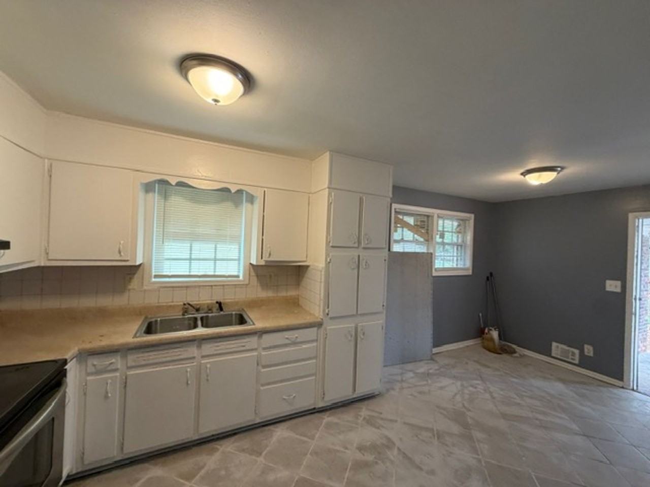 1364 Stoneham Ct - Photo 3 of 15