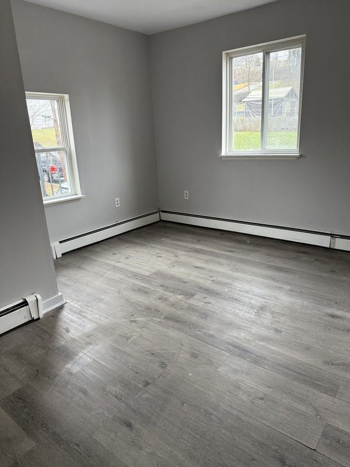 204 Minooka St - Photo 5 of 14