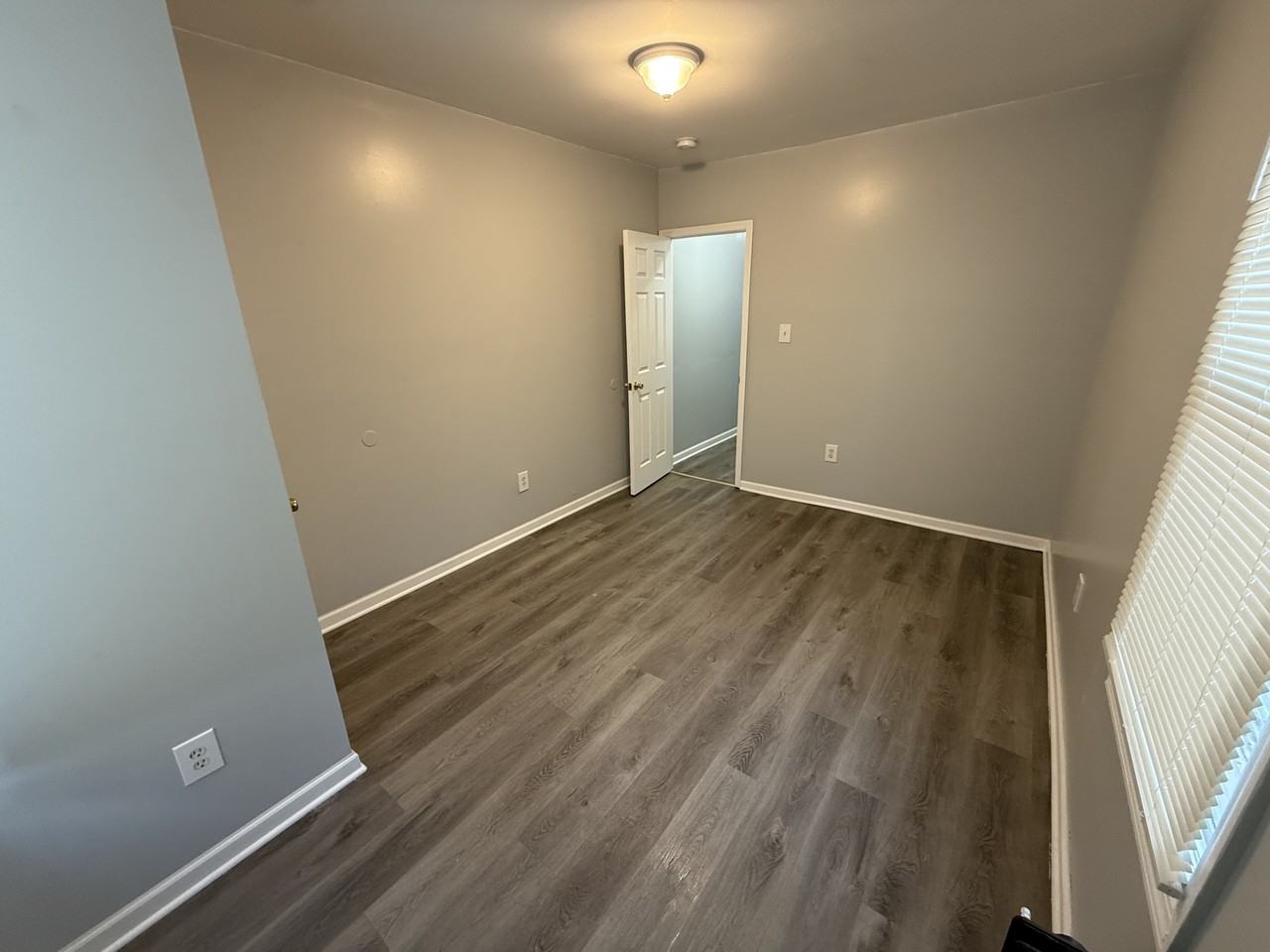 1138 Princess Ave - Photo 3 of 23