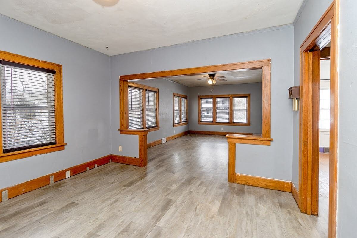 2319 Hecker Ave - Photo 3 of 34