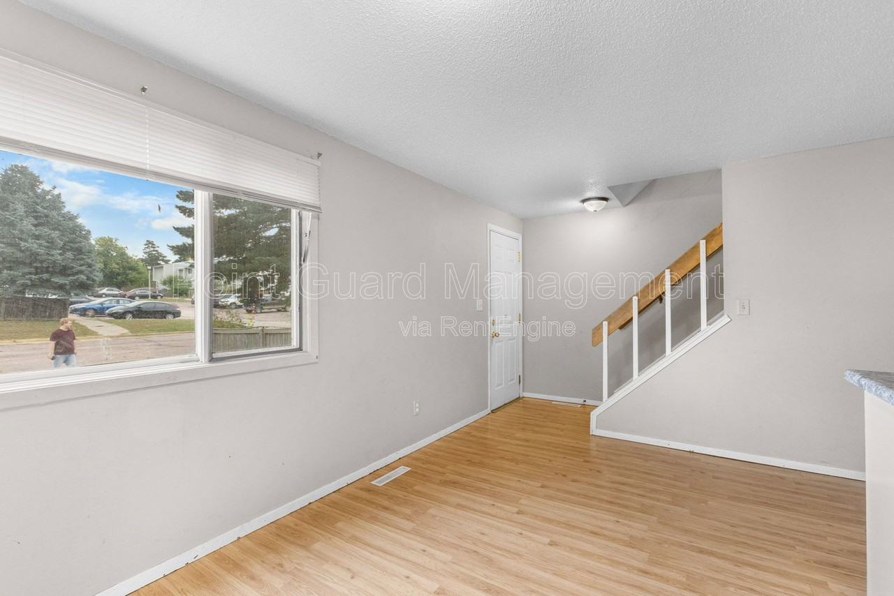 1906 S Cleveland Ave - Photo 4 of 29