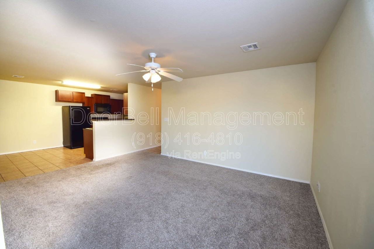 5712 N 34th St - Photo 3 of 18