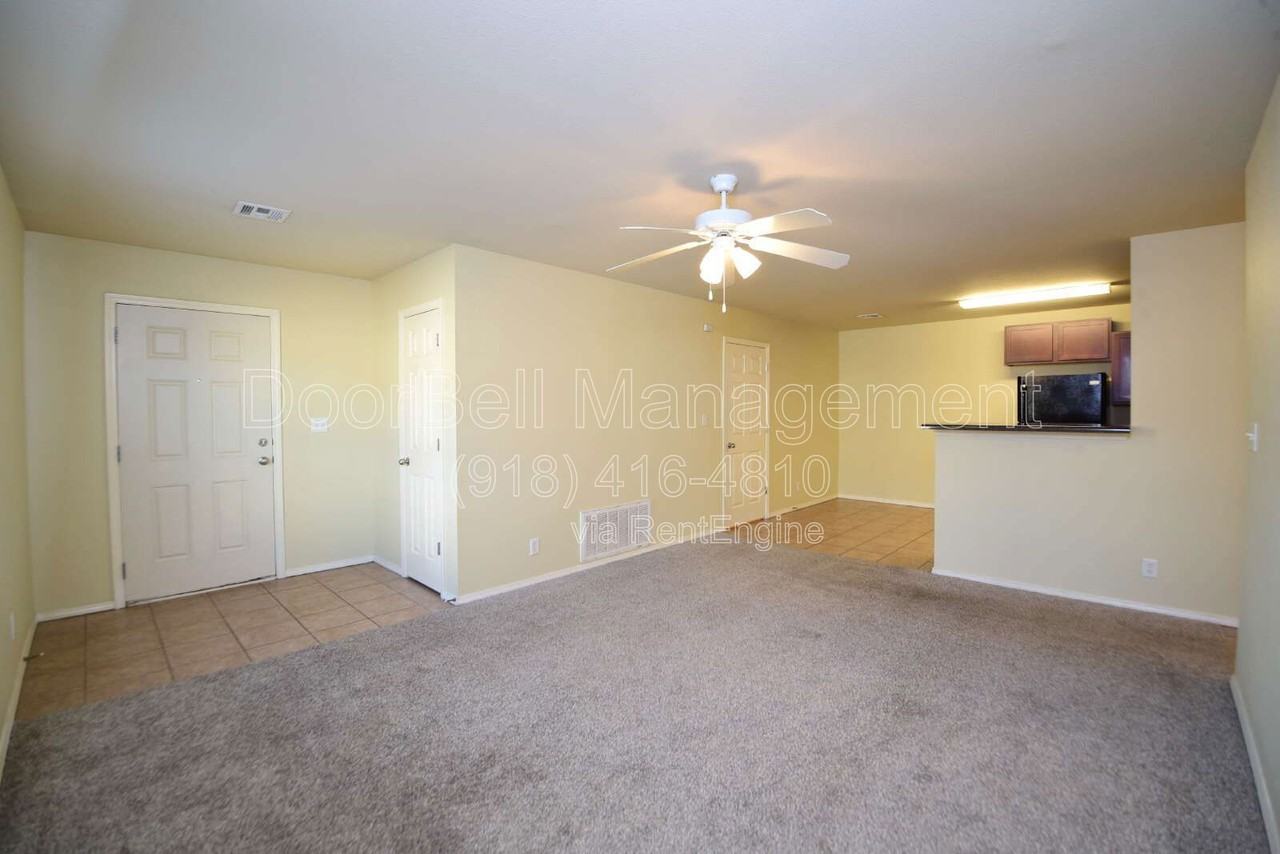 5712 N 34th St - Photo 4 of 18