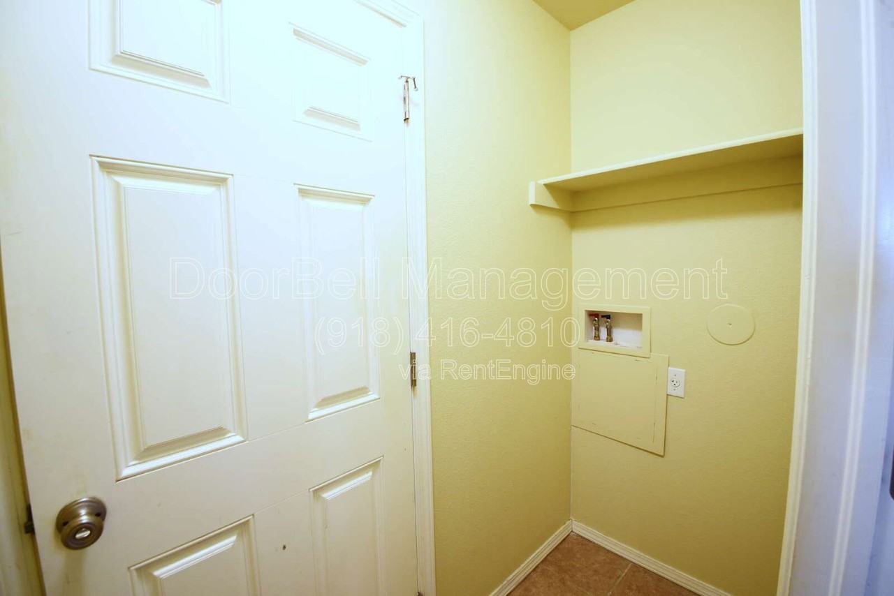 5712 N 34th St - Photo 6 of 18