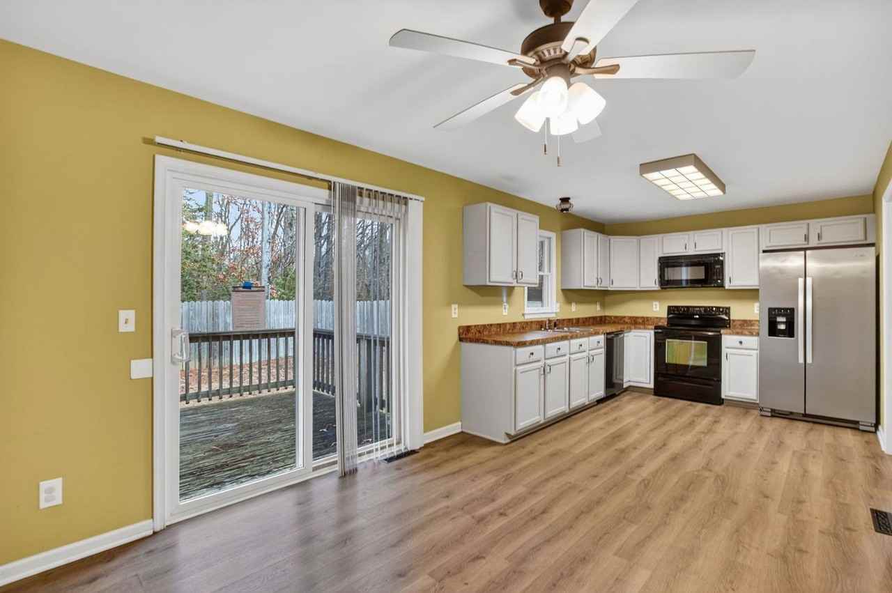 40077 Big Chestnut Rd - Photo 2 of 17