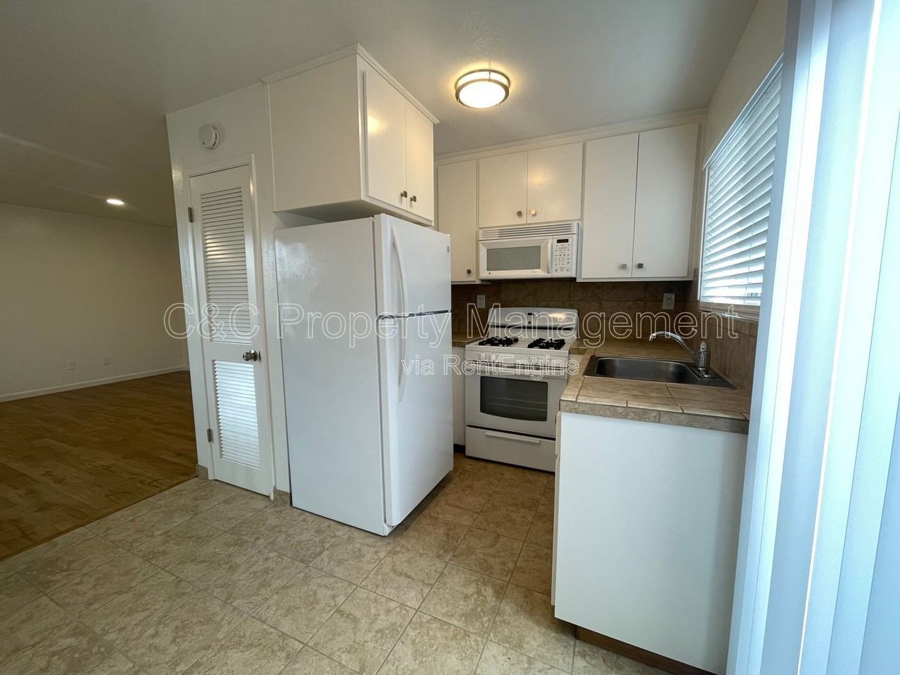 226 Harben Cir #12 - Photo 3 of 6