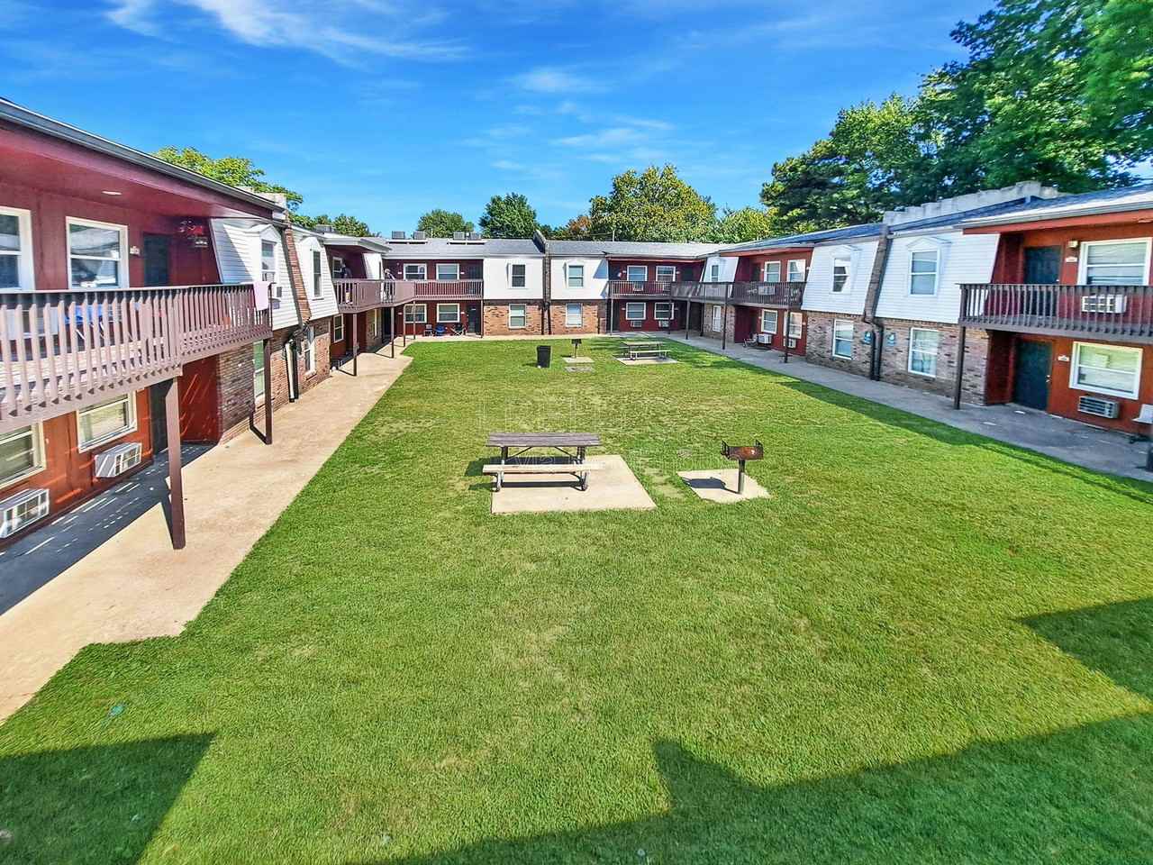 309 Poplar Level Ct #309 - Photo 2 of 7