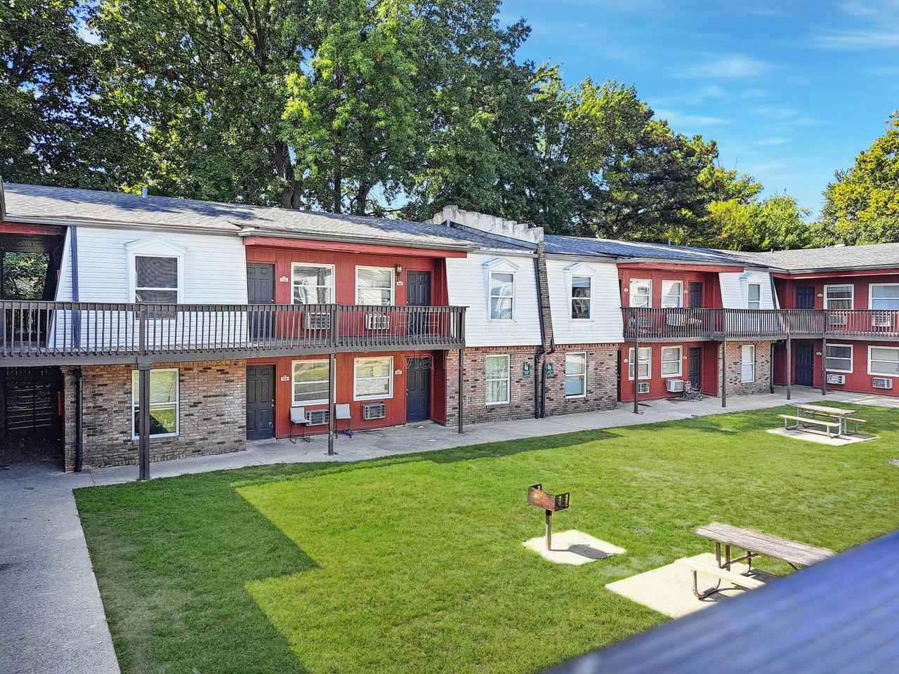 309 Poplar Level Ct #309 - Photo 3 of 7