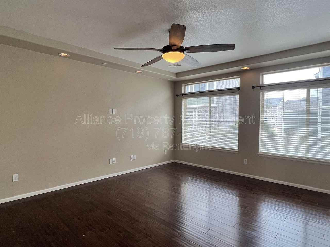 6517 Sugarberry Ln - Photo 5 of 33