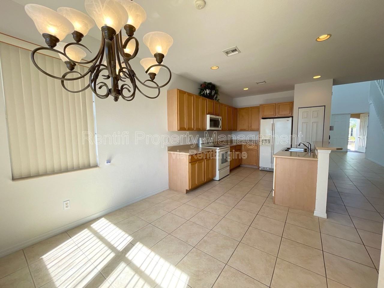 17038 Tremont St - Photo 6 of 21