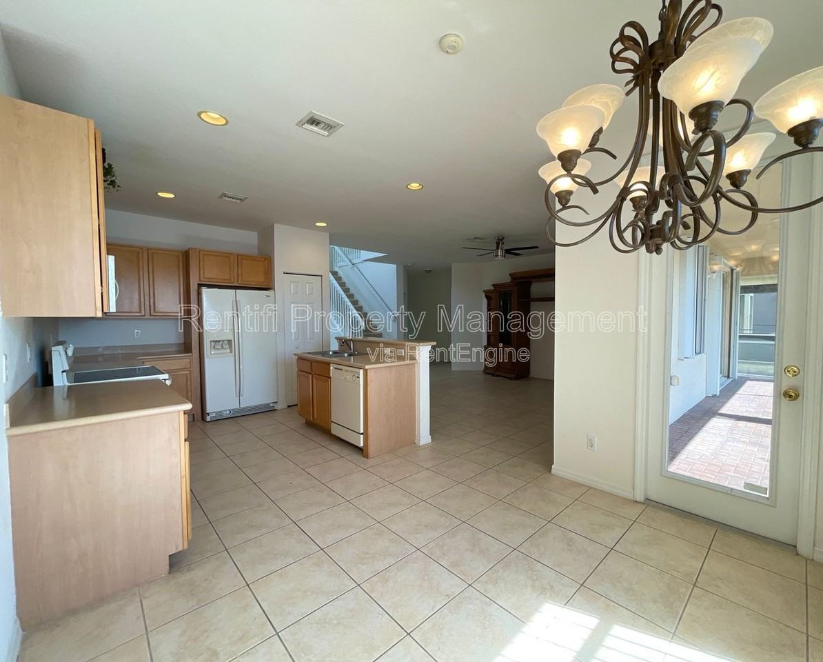 17038 Tremont St - Photo 7 of 21