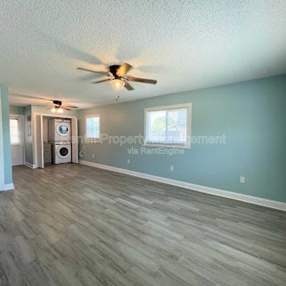 17325 Whitewater Ct - Photo 3 of 22