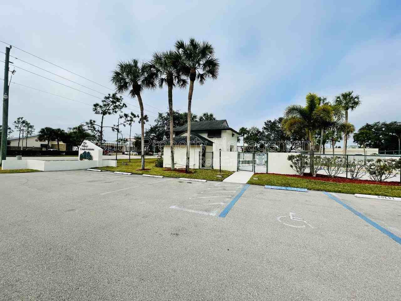 2131 Crystal Dr #24 - Photo 3 of 28