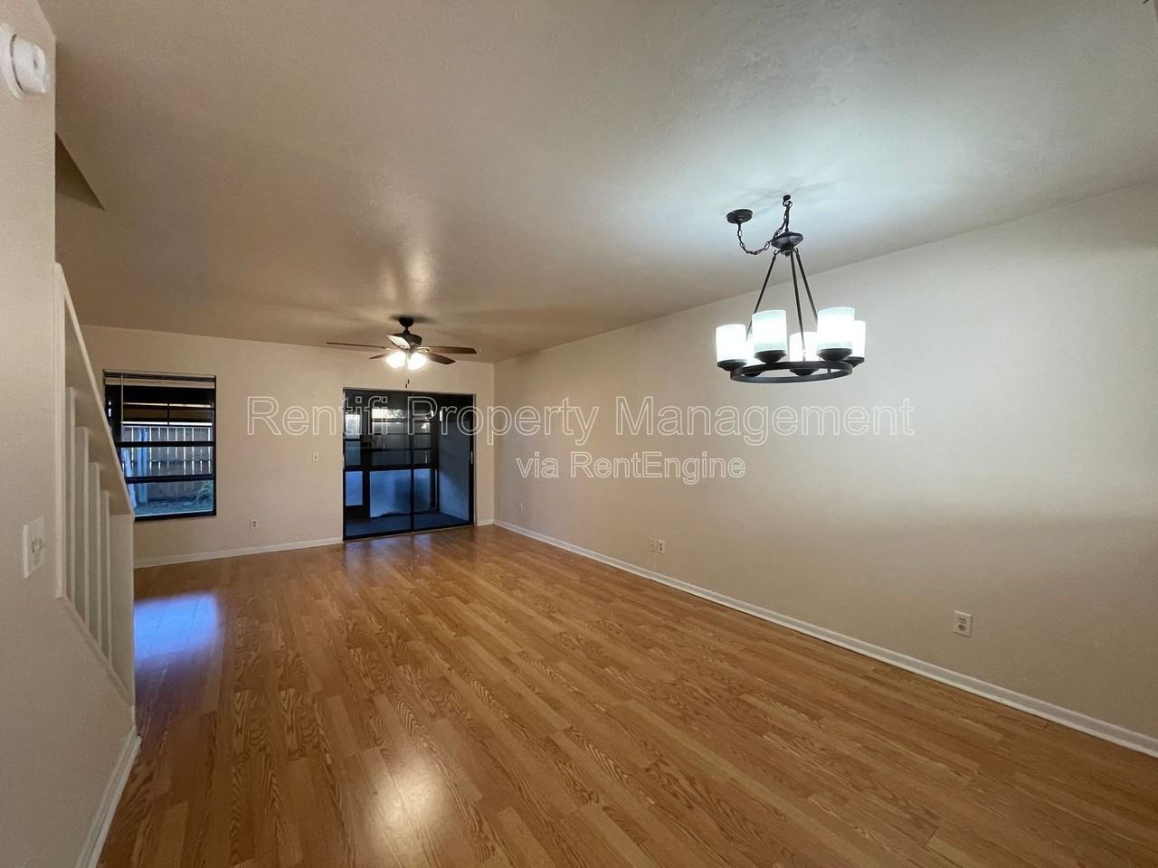 2131 Crystal Dr #24 - Photo 4 of 28