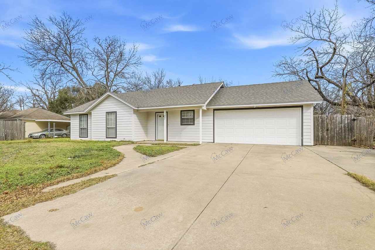 702 N Walnut St - Photo 2 of 22