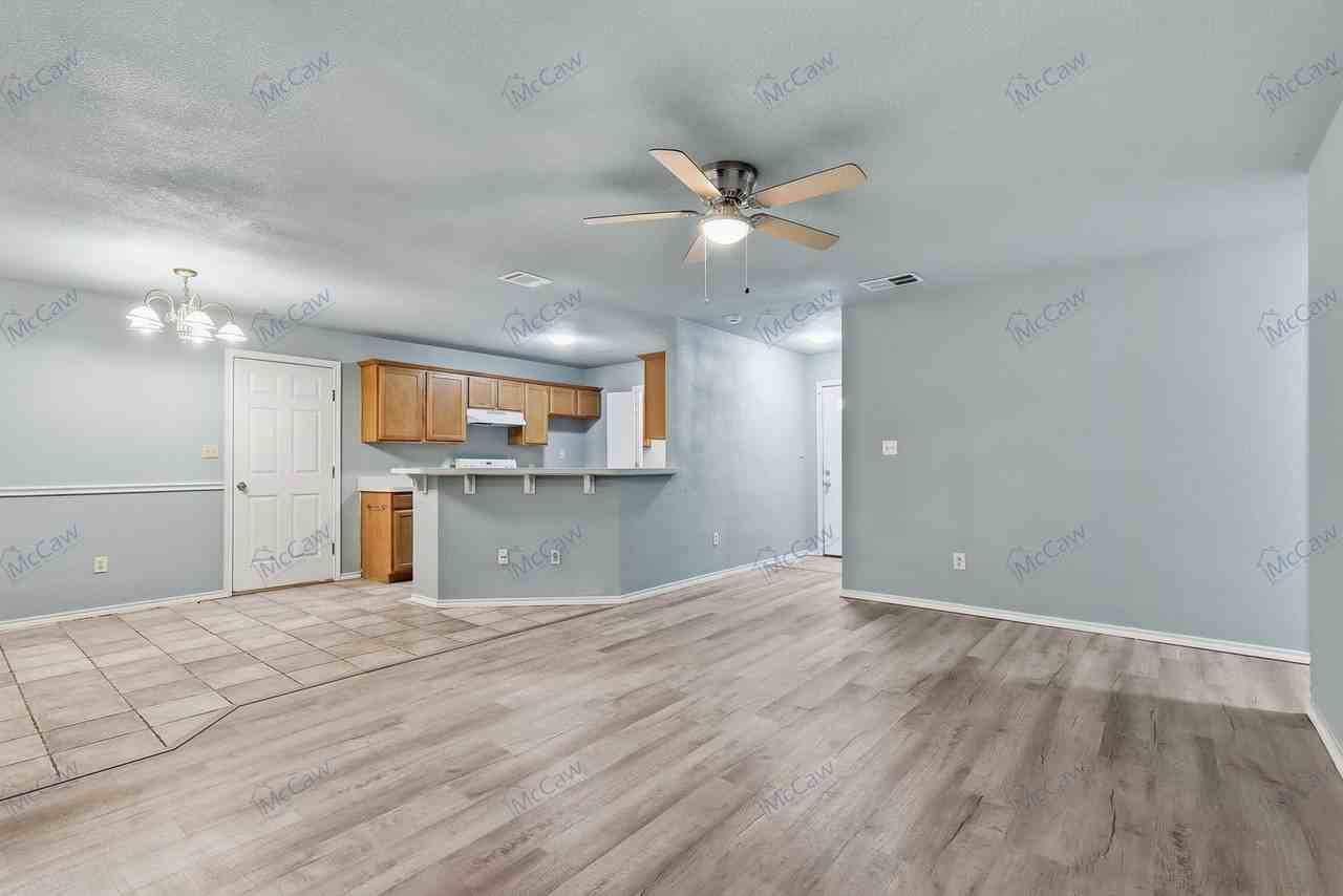 702 N Walnut St - Photo 5 of 22