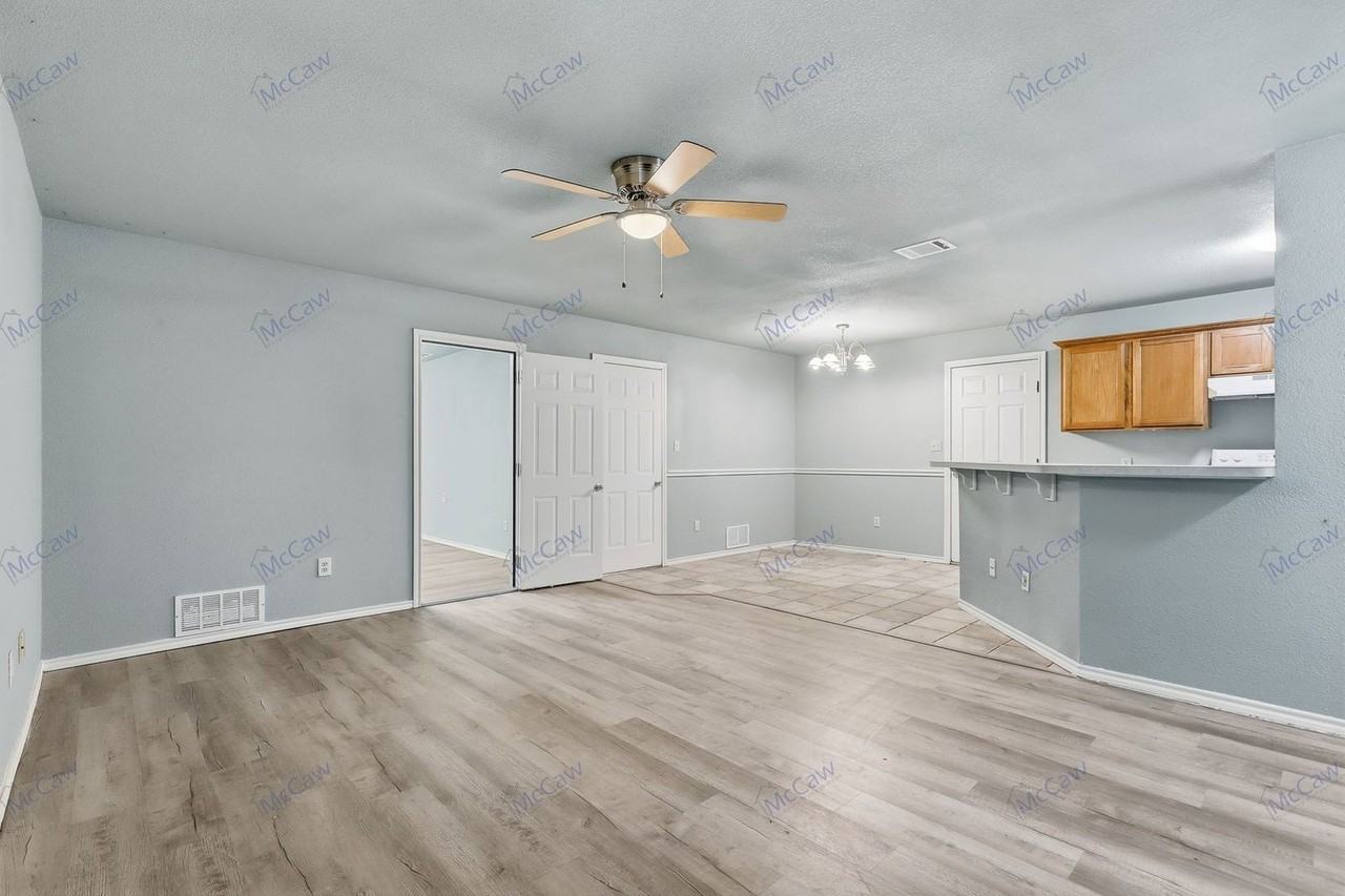 702 N Walnut St - Photo 6 of 22