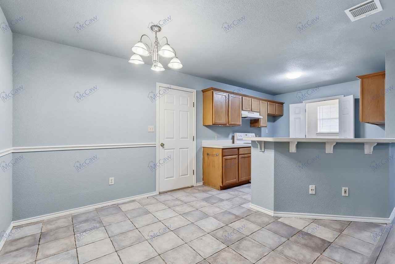 702 N Walnut St - Photo 7 of 22