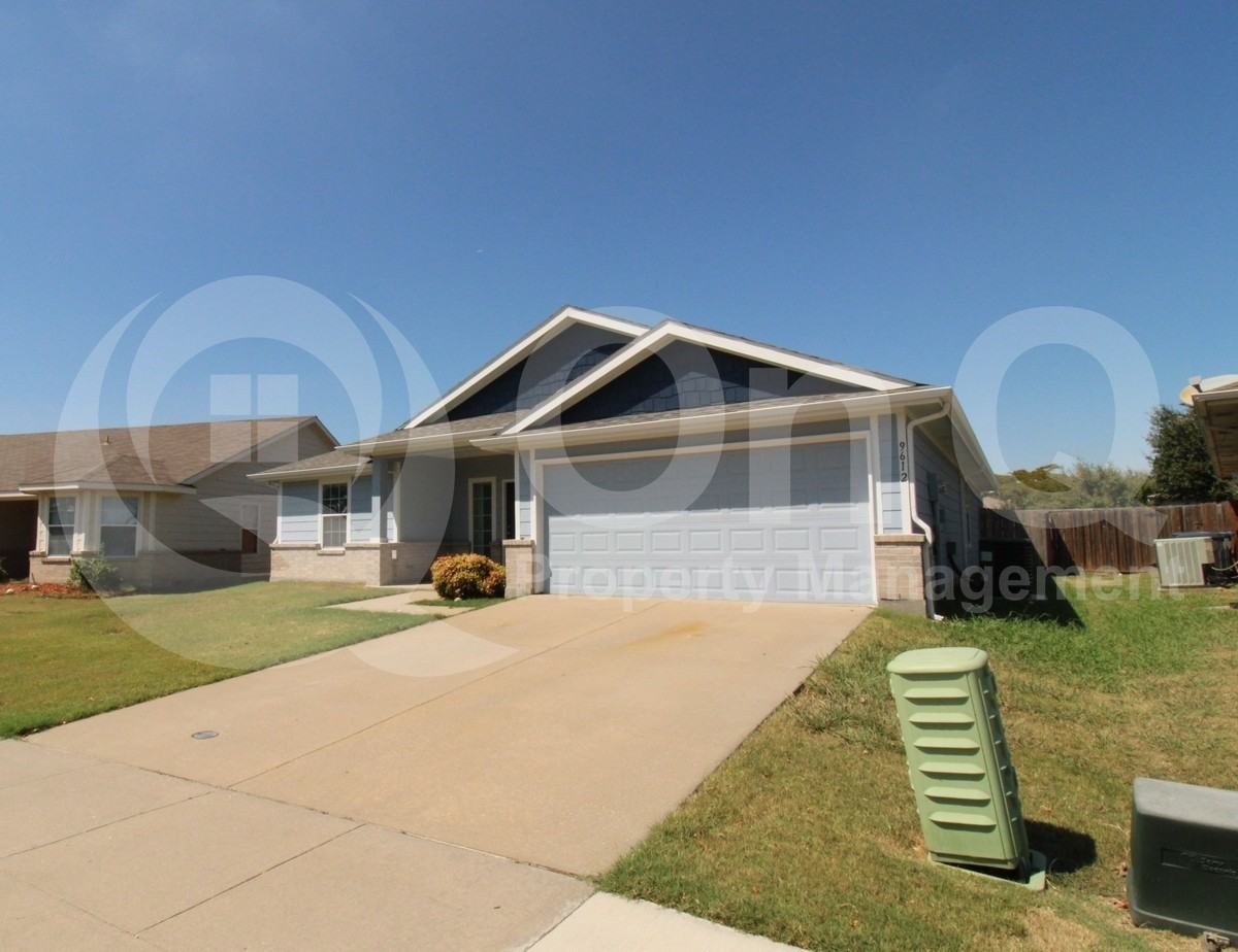 9612 Thomas Jefferson Dr - Photo 3 of 19