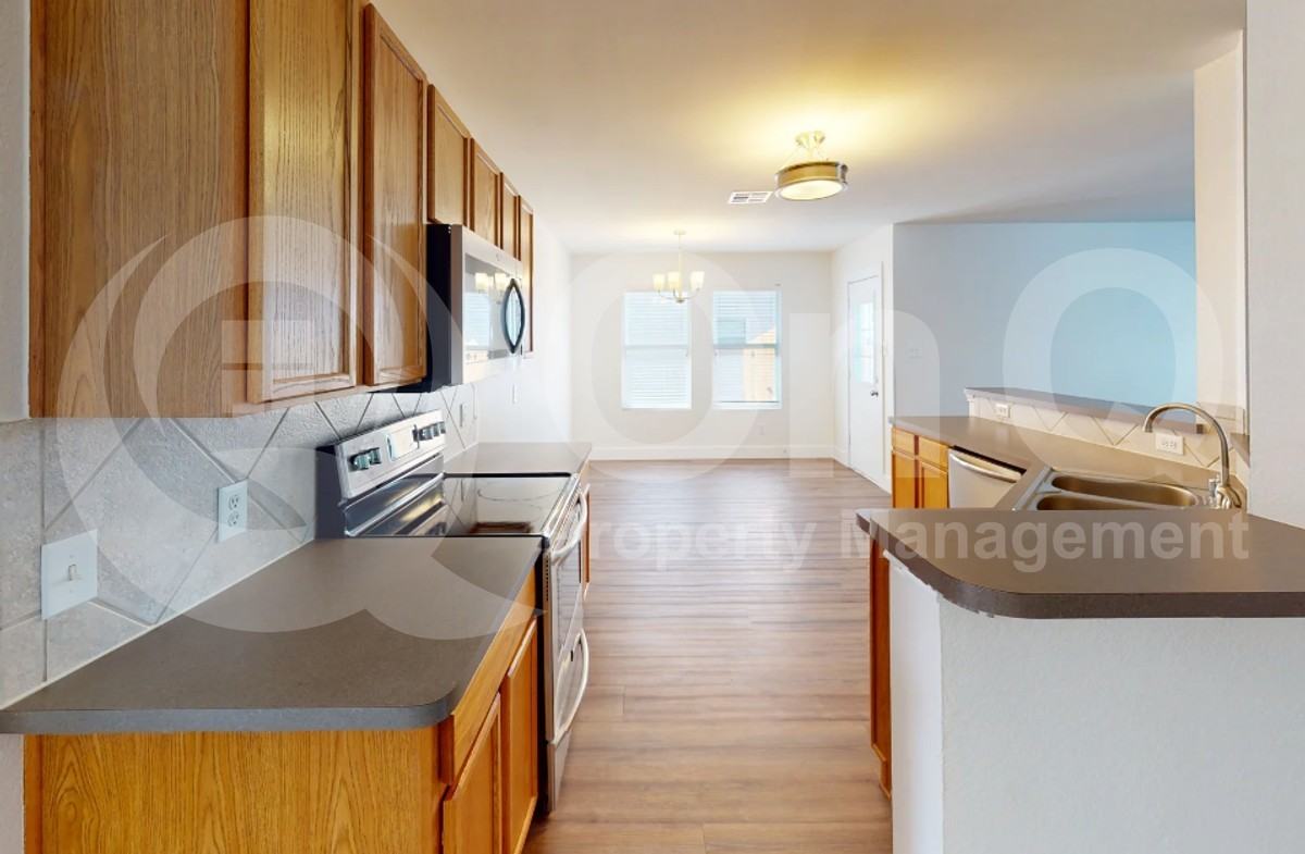 9612 Thomas Jefferson Dr - Photo 4 of 19