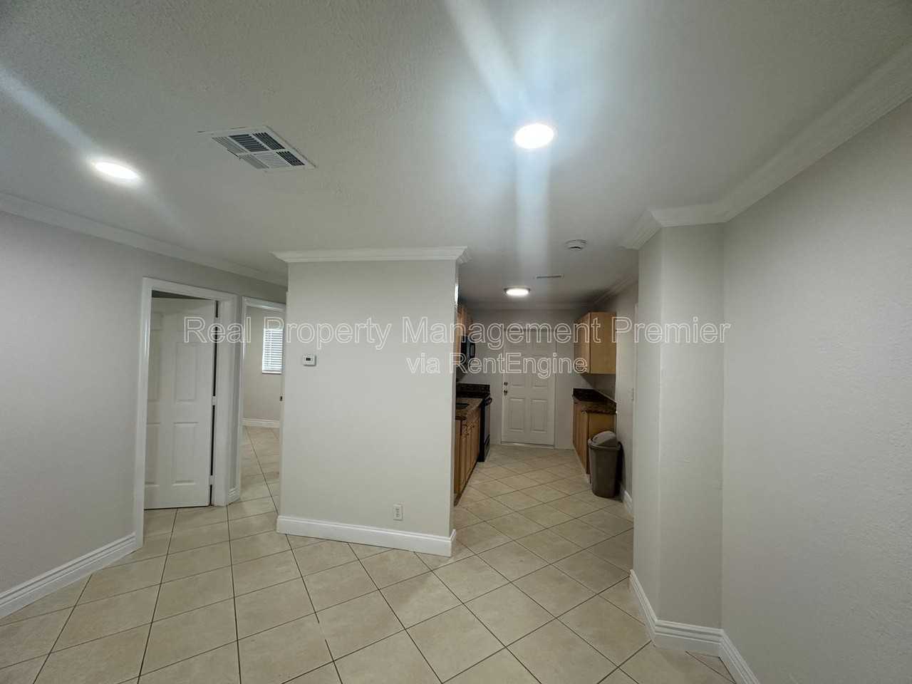 1264 Ne Ct-25 - Photo 3 of 19