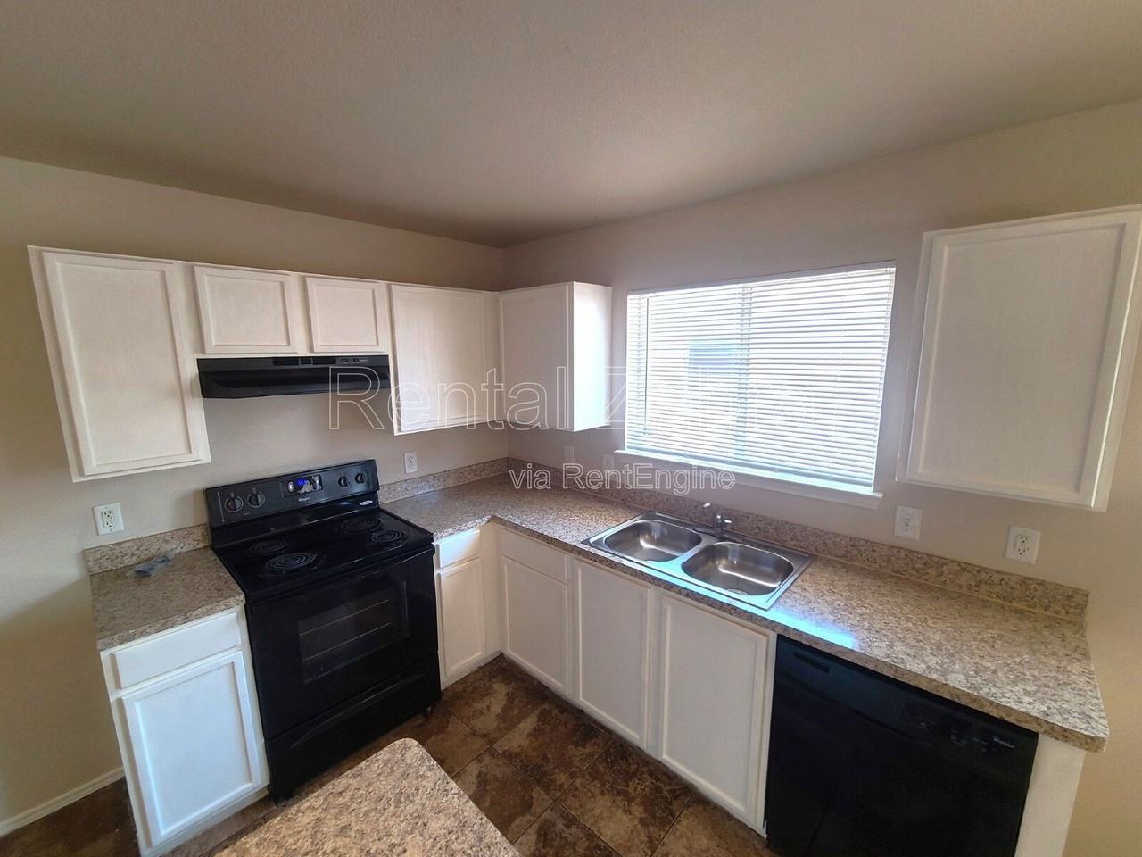 2736 Murphy Dr - Photo 5 of 15