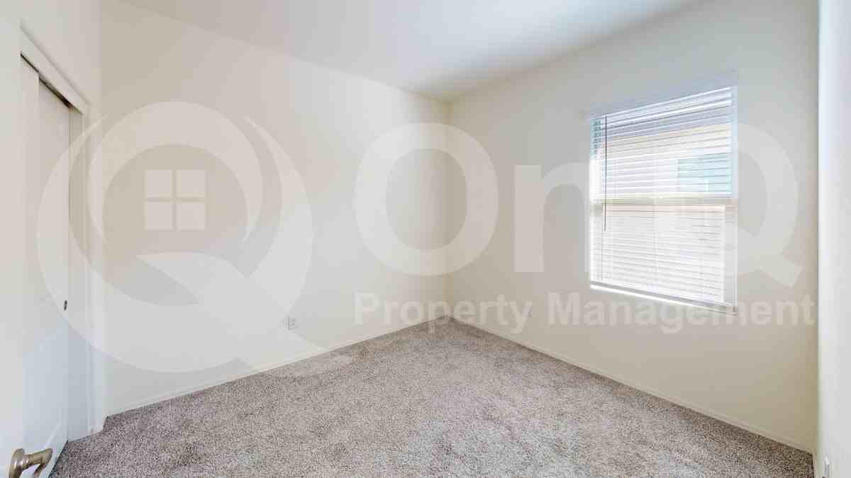 7005 W Inkwood Ln - Photo 6 of 17