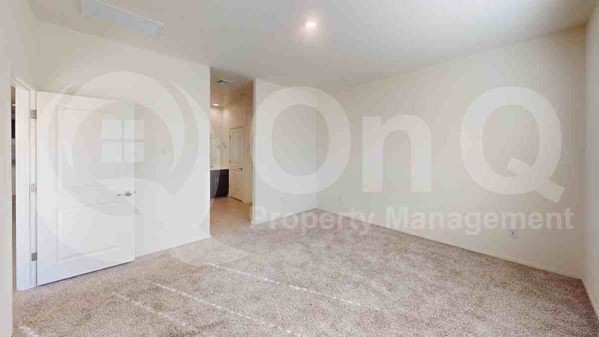 7005 W Inkwood Ln - Photo 7 of 17