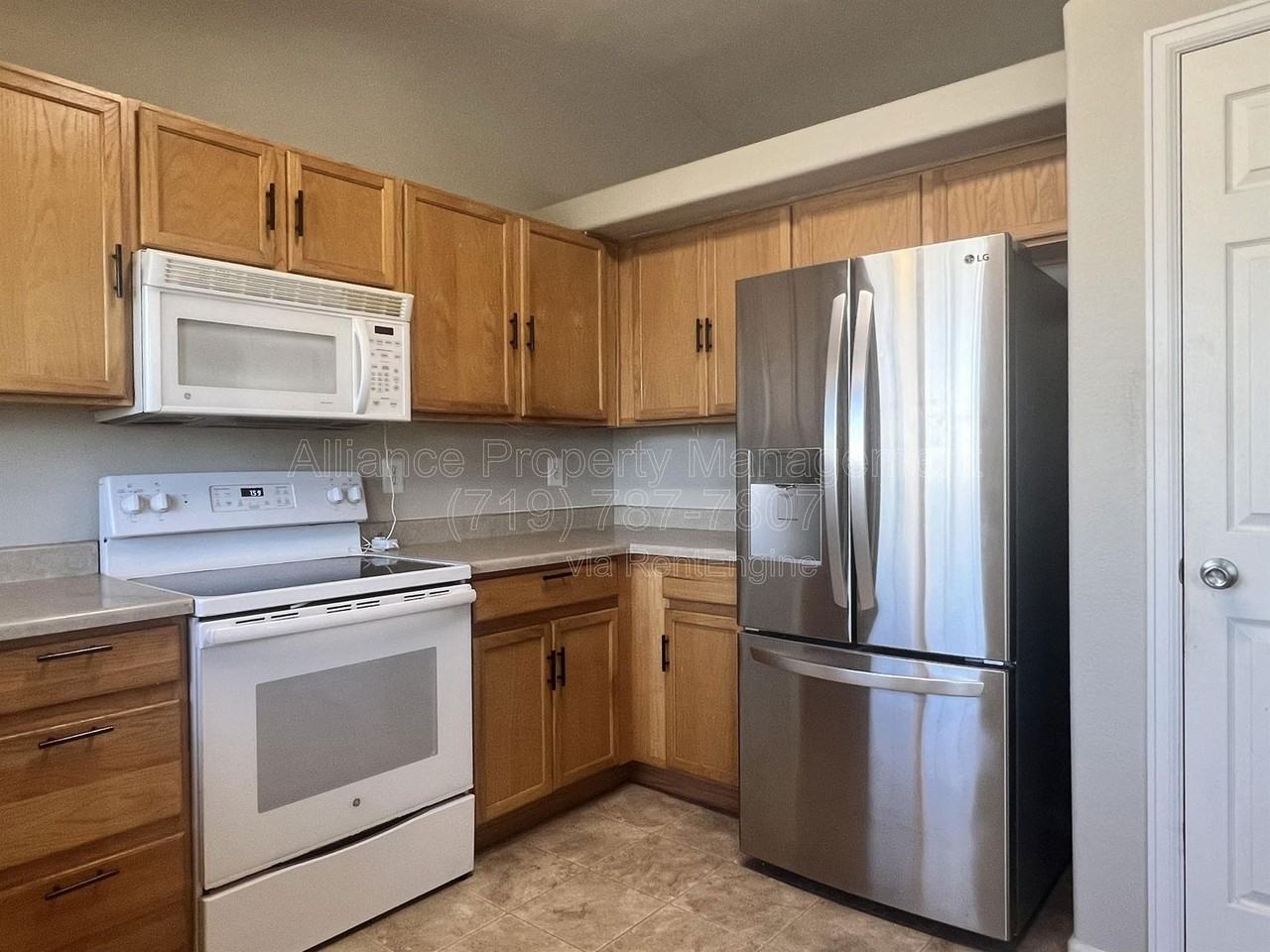 7368 Glenburn Dr - Photo 5 of 35