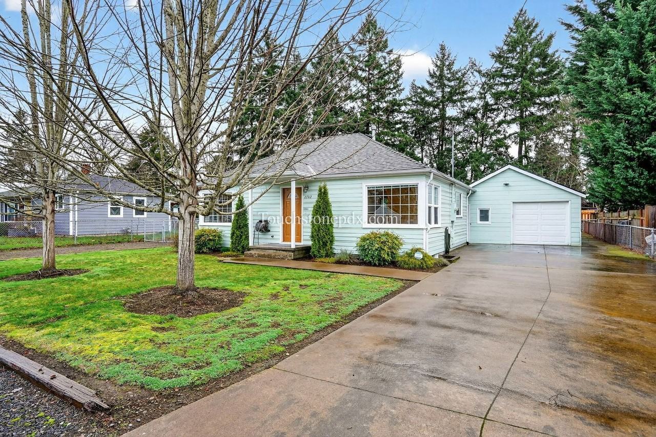 2702 Se 153rd Ave - Photo 2 of 45