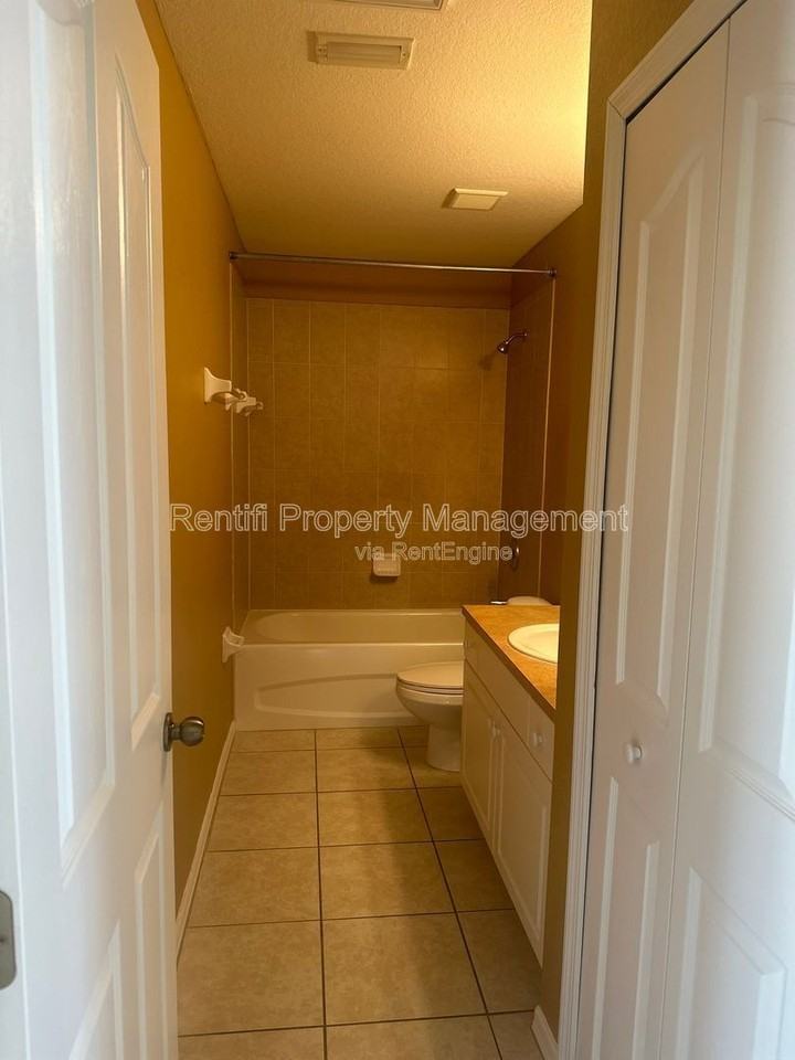 1513 Ne 36th Ter - Photo 7 of 42