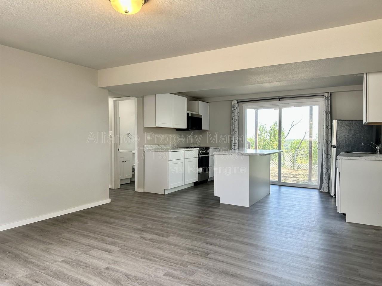 907 W Madison St #B - Photo 5 of 20