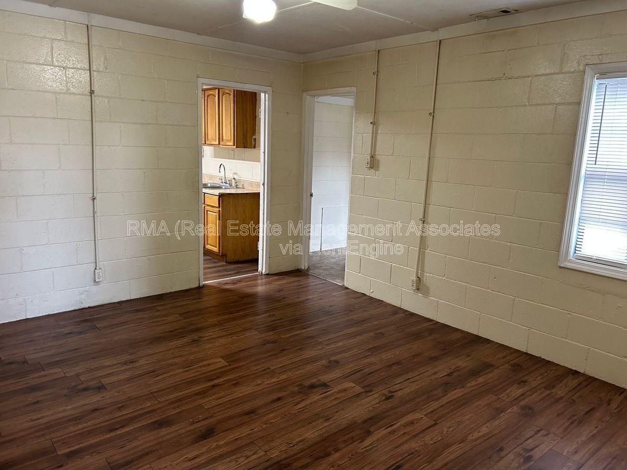 909 Cleveland St - Photo 4 of 7