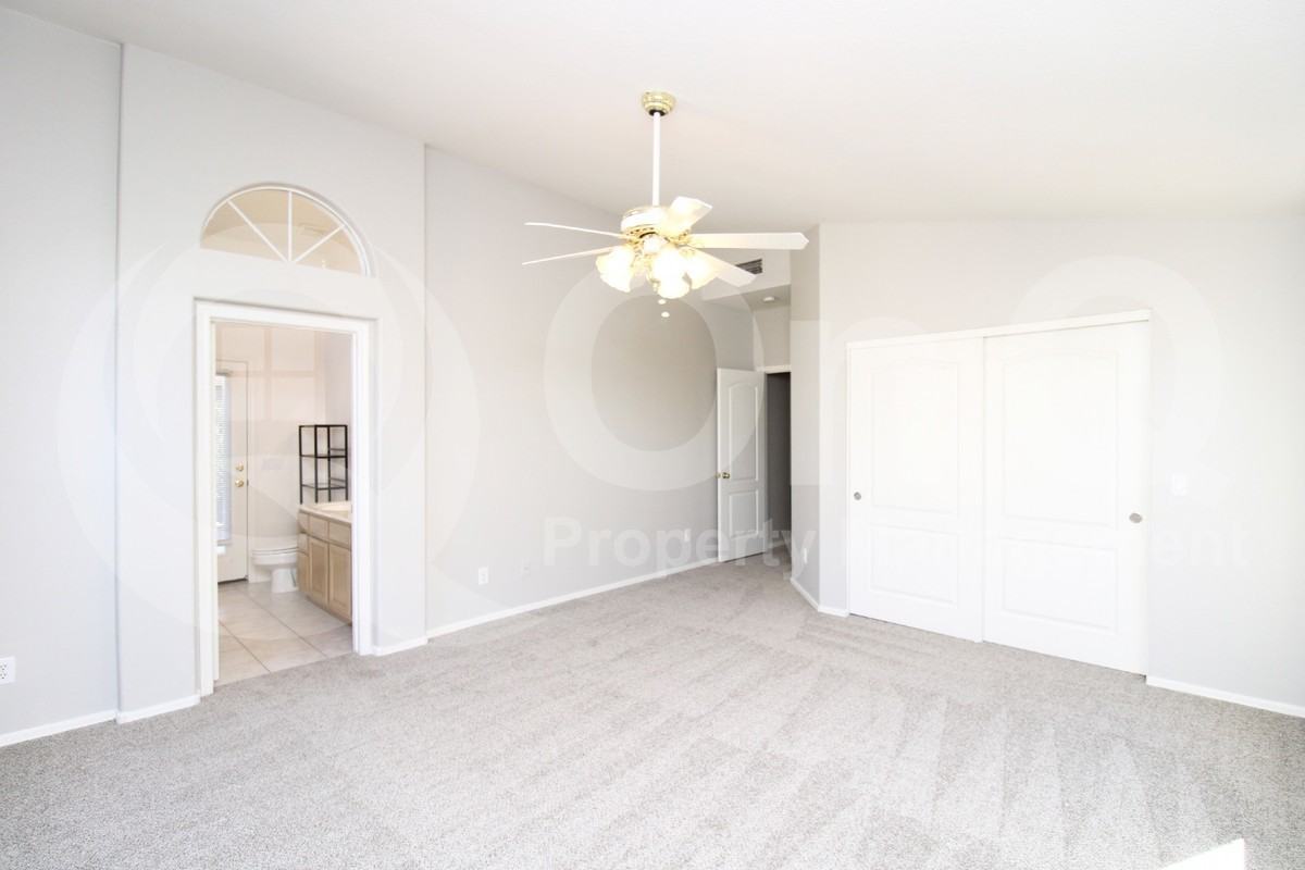 606 E Cathy Dr - Photo 6 of 15