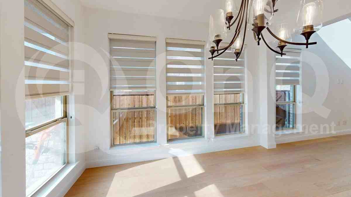 1728 Tallwich Dr - Photo 6 of 31