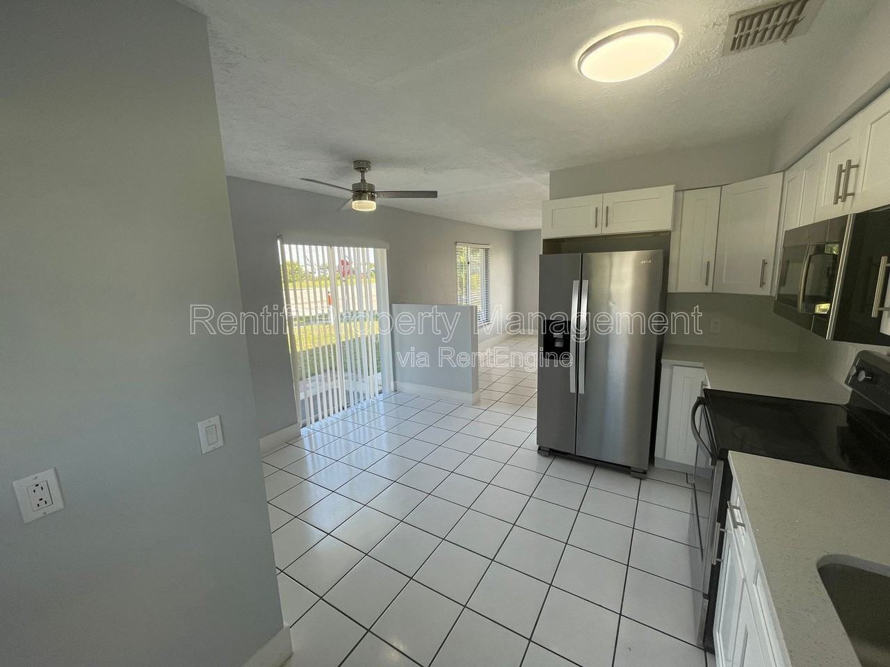 717 Se 9th St #B - Photo 5 of 11