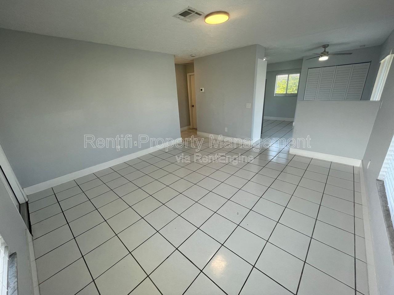 717 Se 9th St #B - Photo 7 of 11