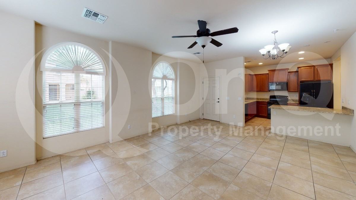 4714 E Waterman St #102 - Photo 4 of 11