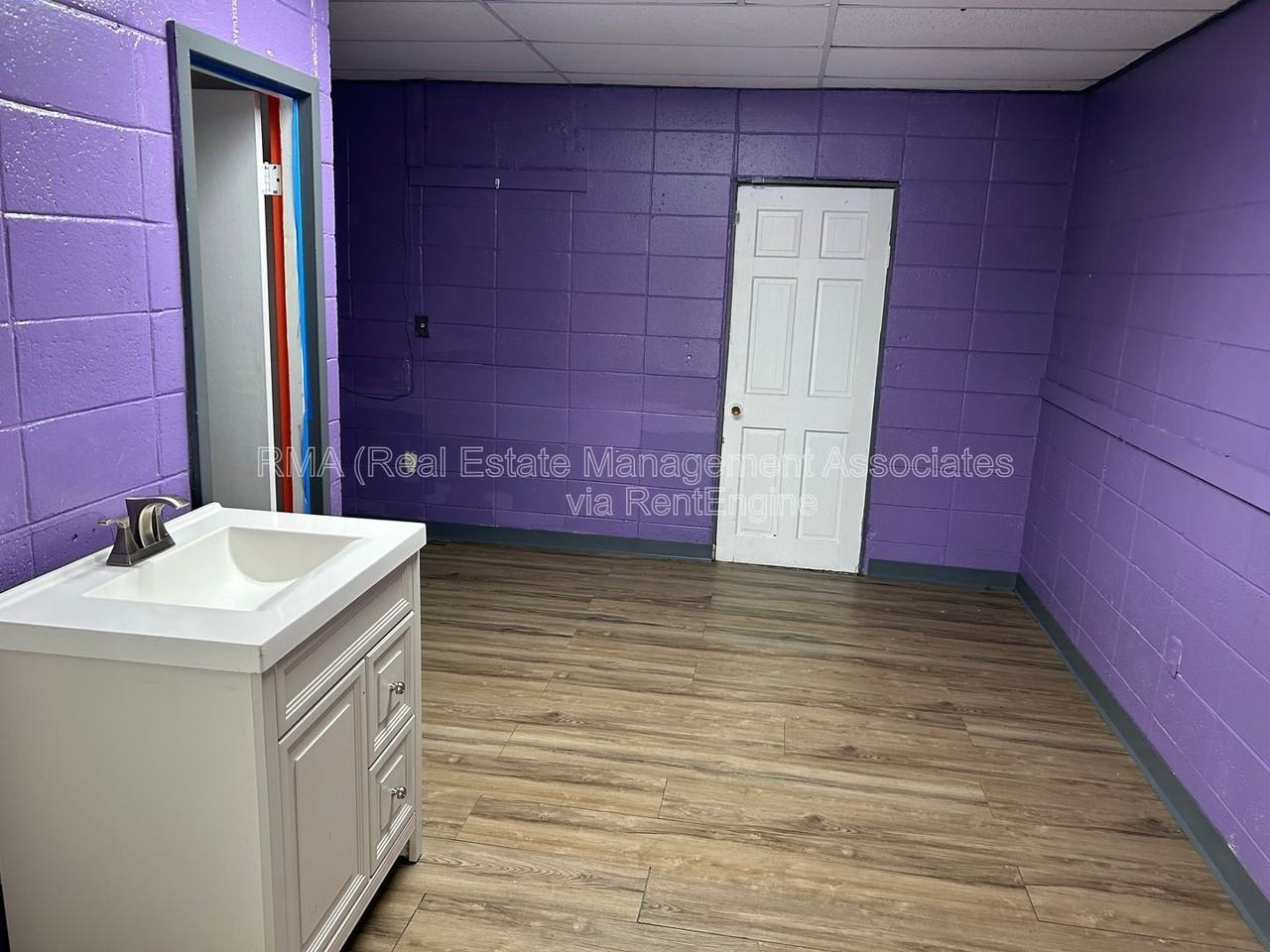 454 W Solomon St - Photo 2 of 3