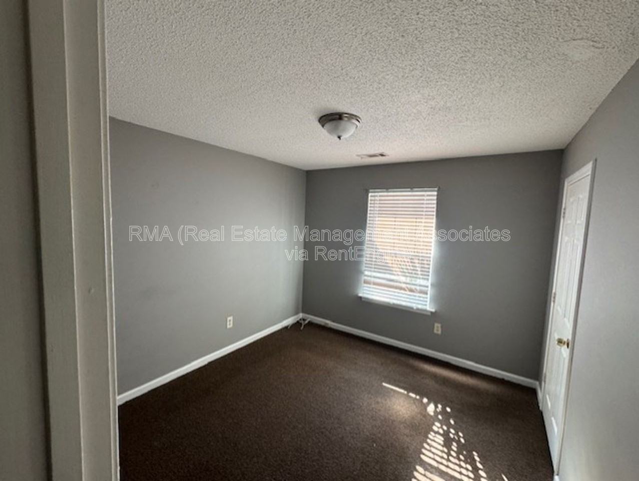 424 N 8th St - Photo 5 of 8