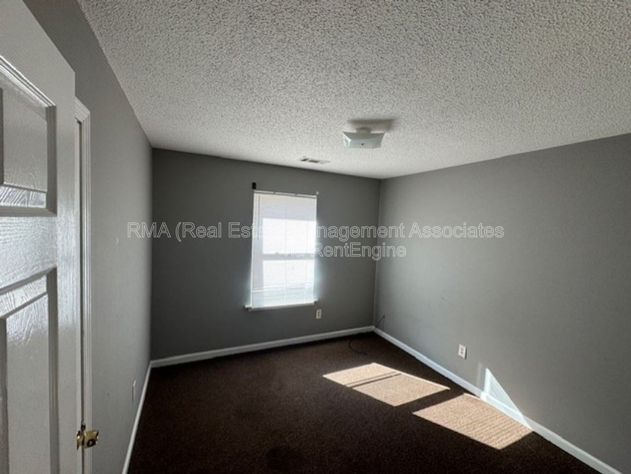 424 N 8th St - Photo 6 of 8