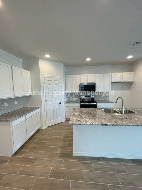 35912 W Santa Monica Ave - Photo 5 of 18