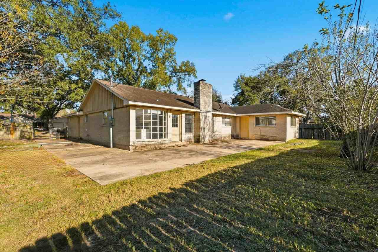 11202 Sagehill Dr - Photo 2 of 25