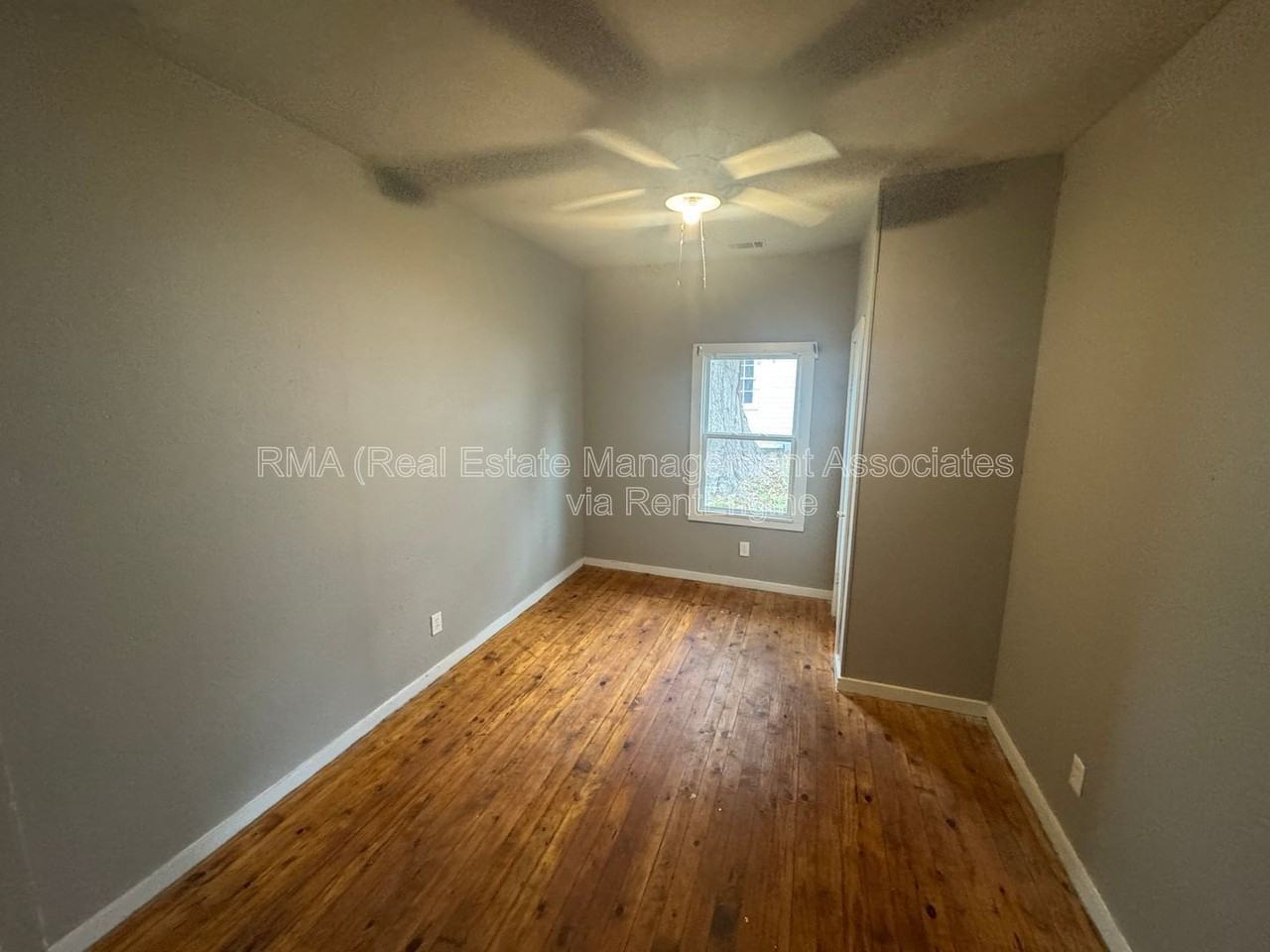 331 W College St - Photo 4 of 7