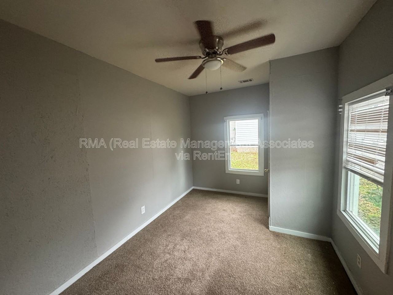 331 W College St - Photo 5 of 7