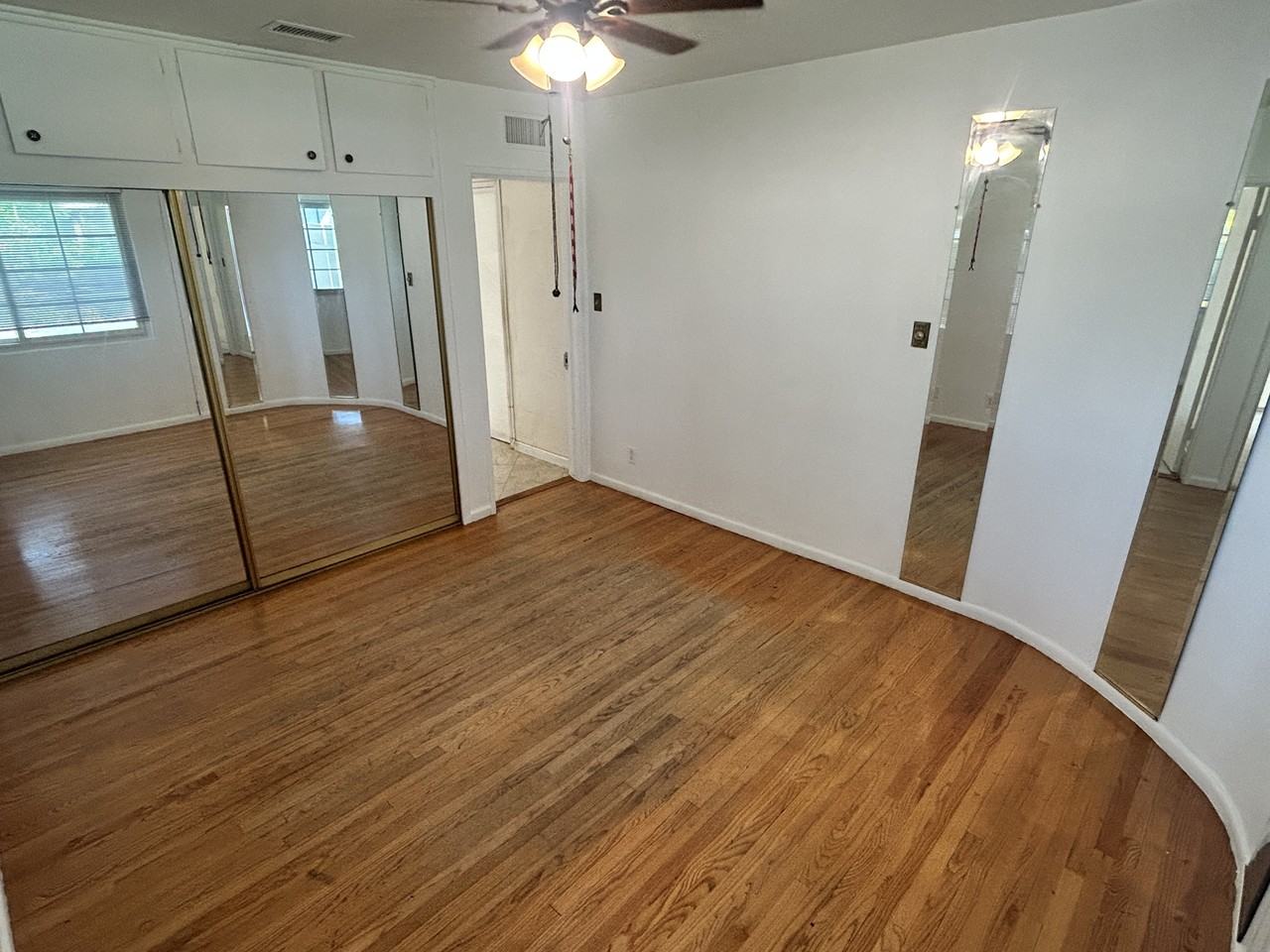 1292 N Laurel Ave #B - Photo 7 of 8