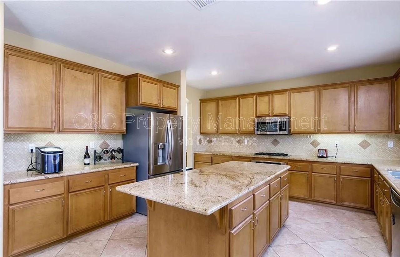 29275 Moon Hill Ct - Photo 2 of 4