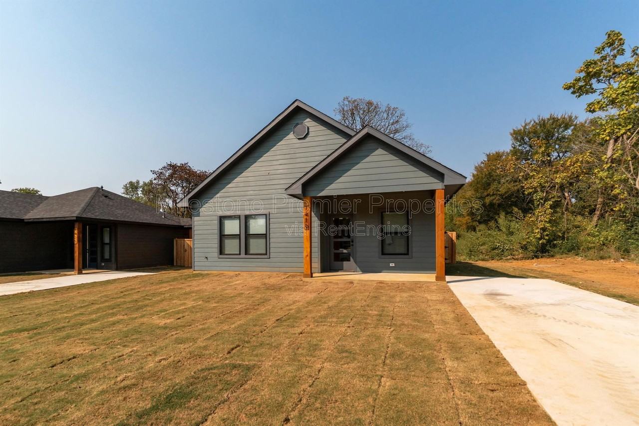 1419 S 7th Ave - Photo 3 of 19