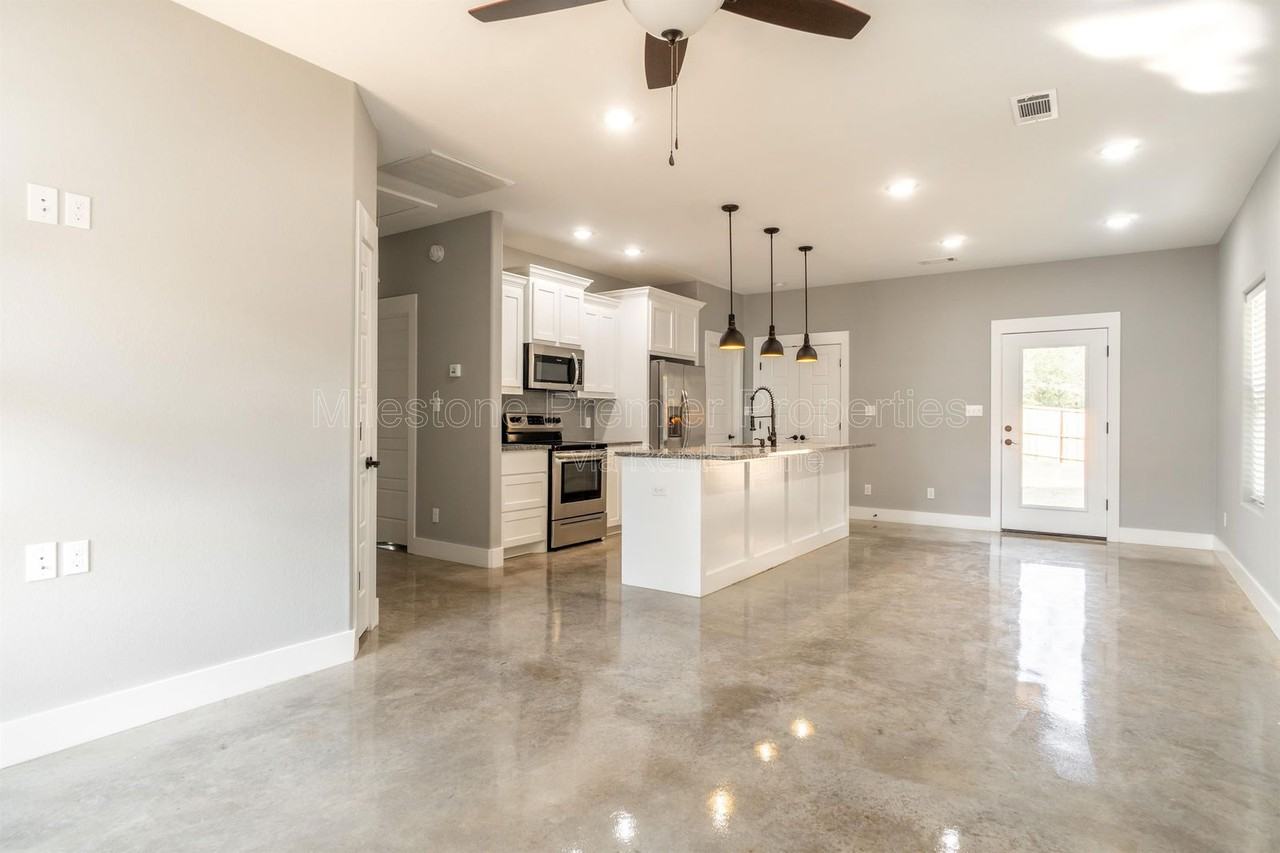 1419 S 7th Ave - Photo 6 of 19