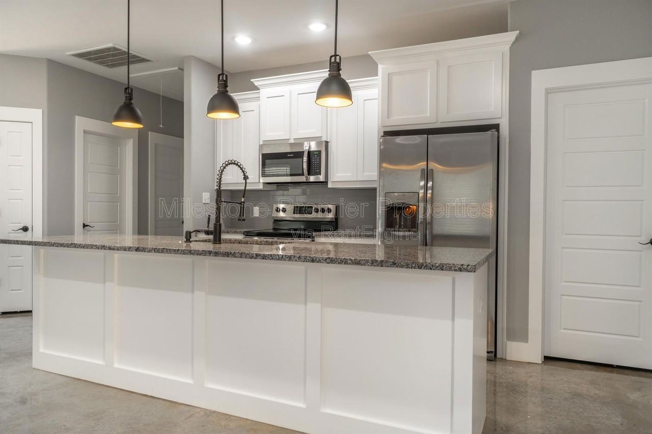 1419 S 7th Ave - Photo 7 of 19